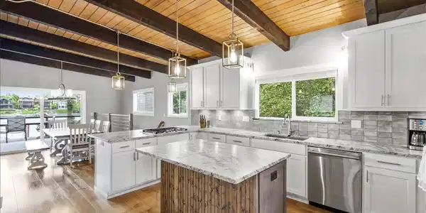 Image 4: 06-Kitchen