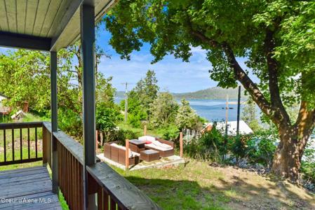 108 E LINCOLN CT