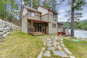 975 E CROCUS CT