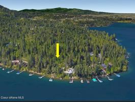 5526 Hayden Lake