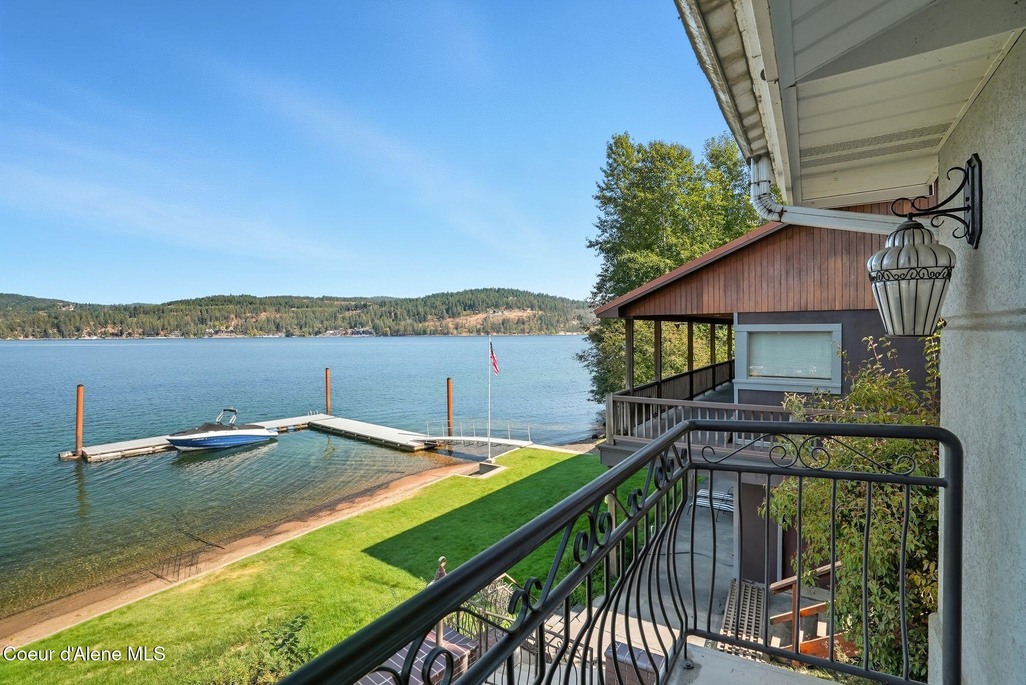 Image 3: Inside-Spokane-Seeweewana-201