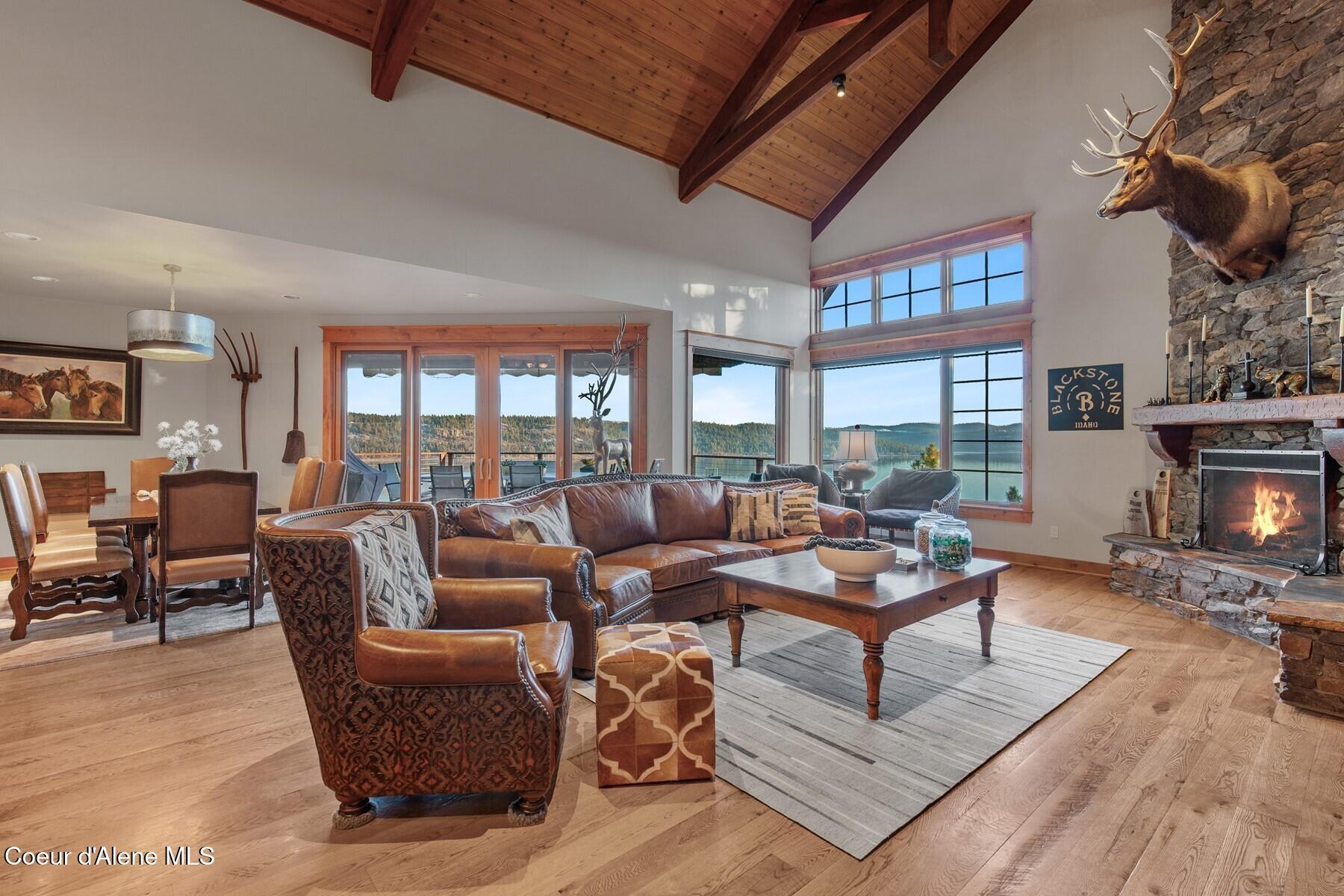 Image 4: Abundant natural light