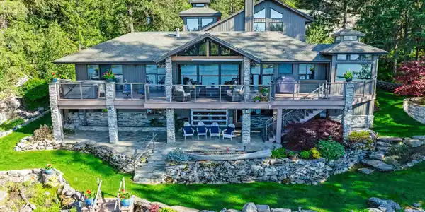 10923 CRYSTAL BAY