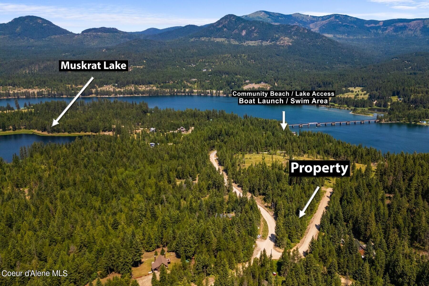 Image 2: Beautiful riverfront community