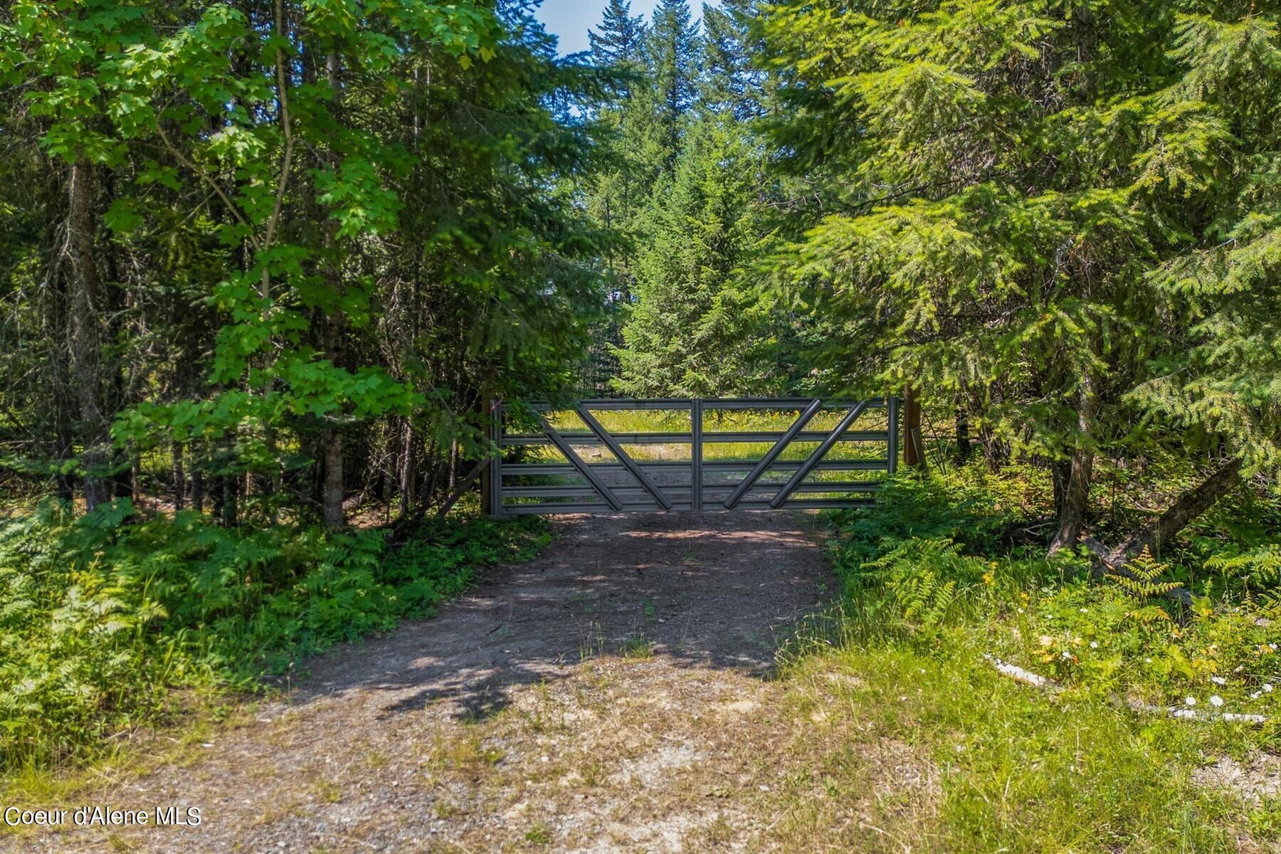 Image 4: Gated driveway