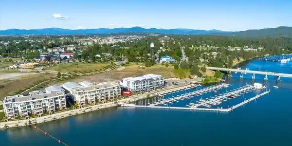 447 WATERSIDE