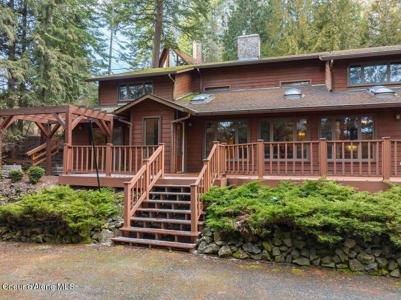 5884 & 5880 E Hayden Lake Road
