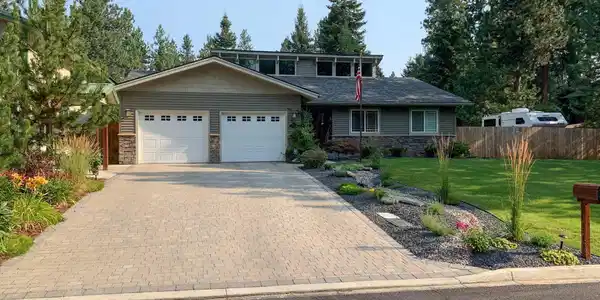 3019 RIVERCREST