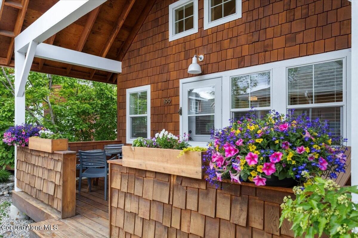 Image 3: Porch
