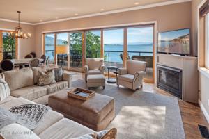 2555 Lakeshore Dr