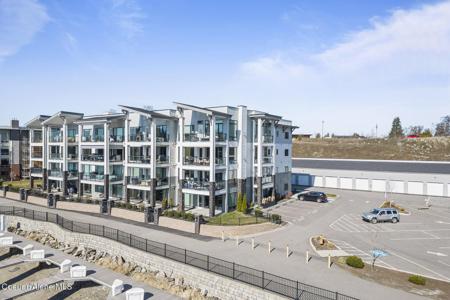 447 W WATERSIDE DR Unit #302