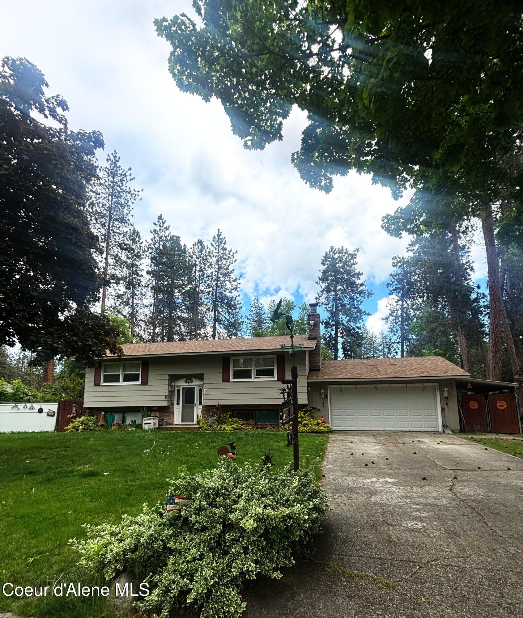 Image 2: Full 2 car garage