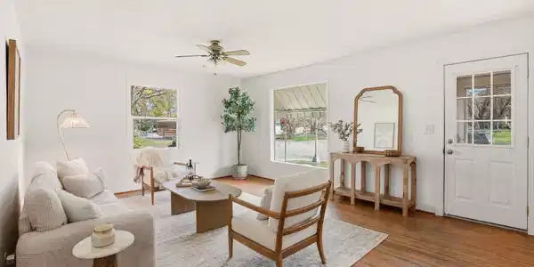 807 W Lacrosse Ave