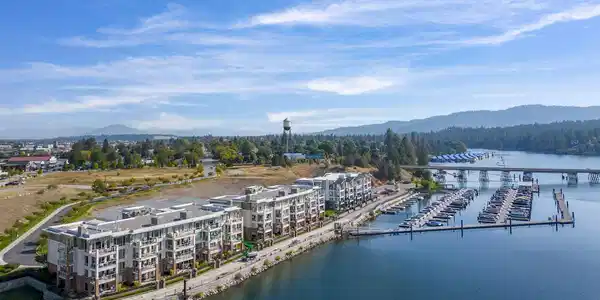 447 WATERSIDE