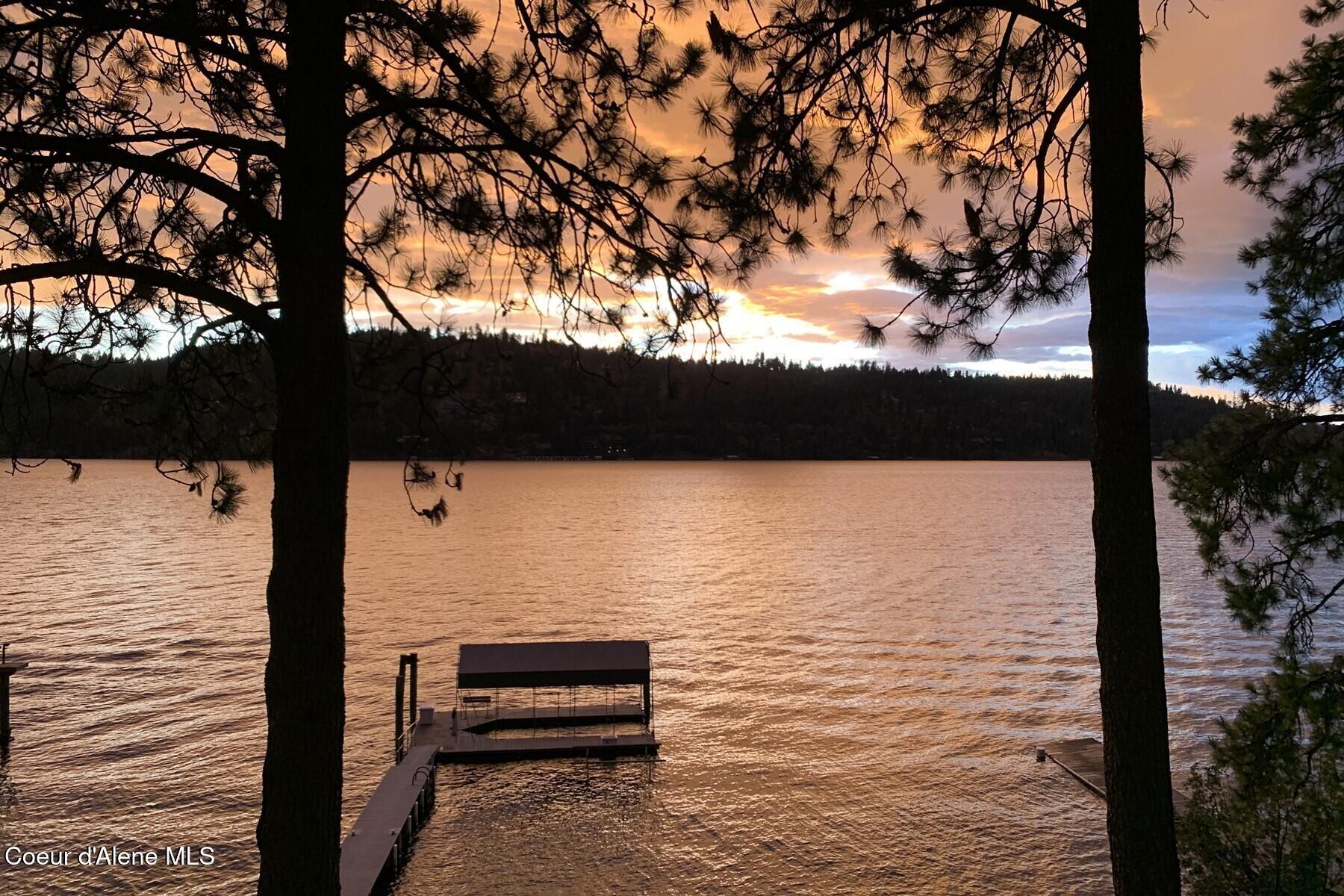 Image 2: Sunset Views from the homesite
