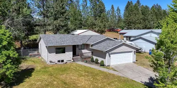 1911 E Sundance DR