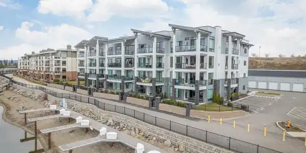 447 WATERSIDE