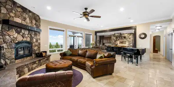 5969 W HIGHLAND DR