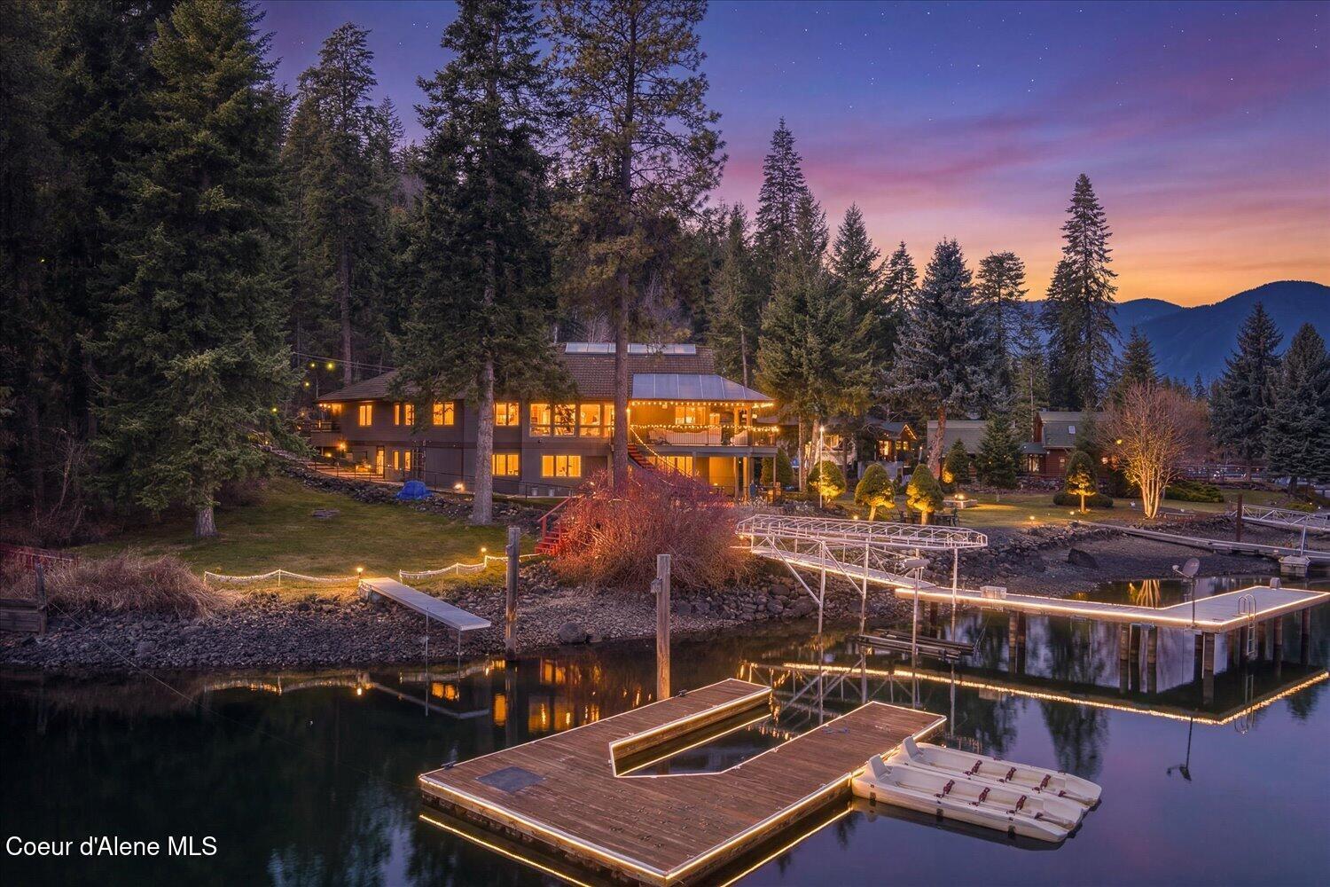 Image 1: Magnificent riverfront with . . .