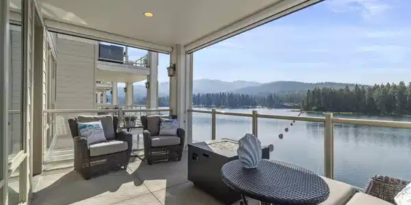 355 WATERSIDE