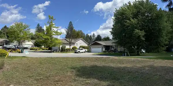 Image 3: 3