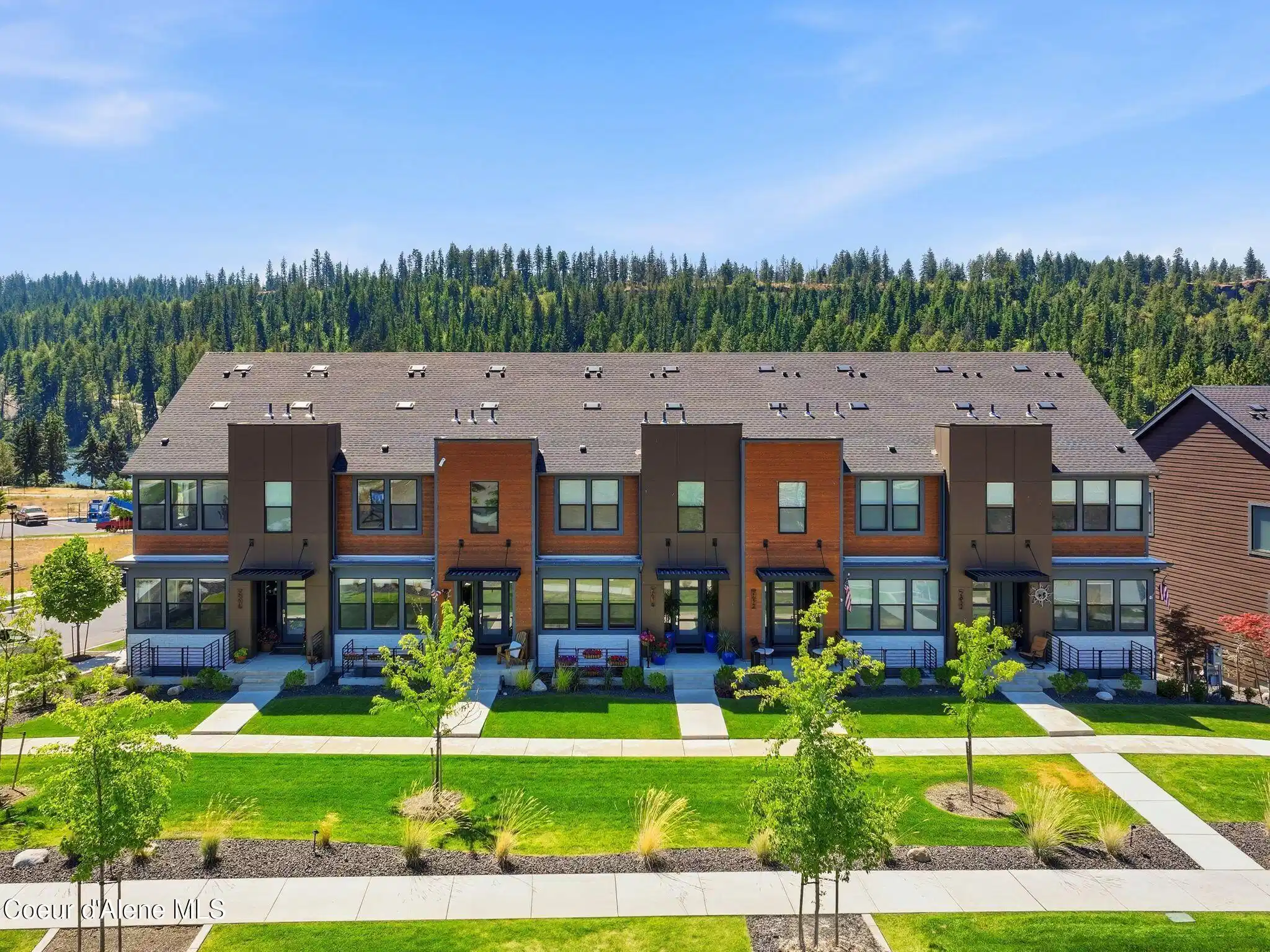 Image 1: Contemporary Townhome | Atlas Waterfront