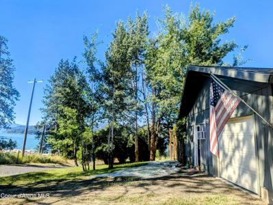 1677 Russell Rd