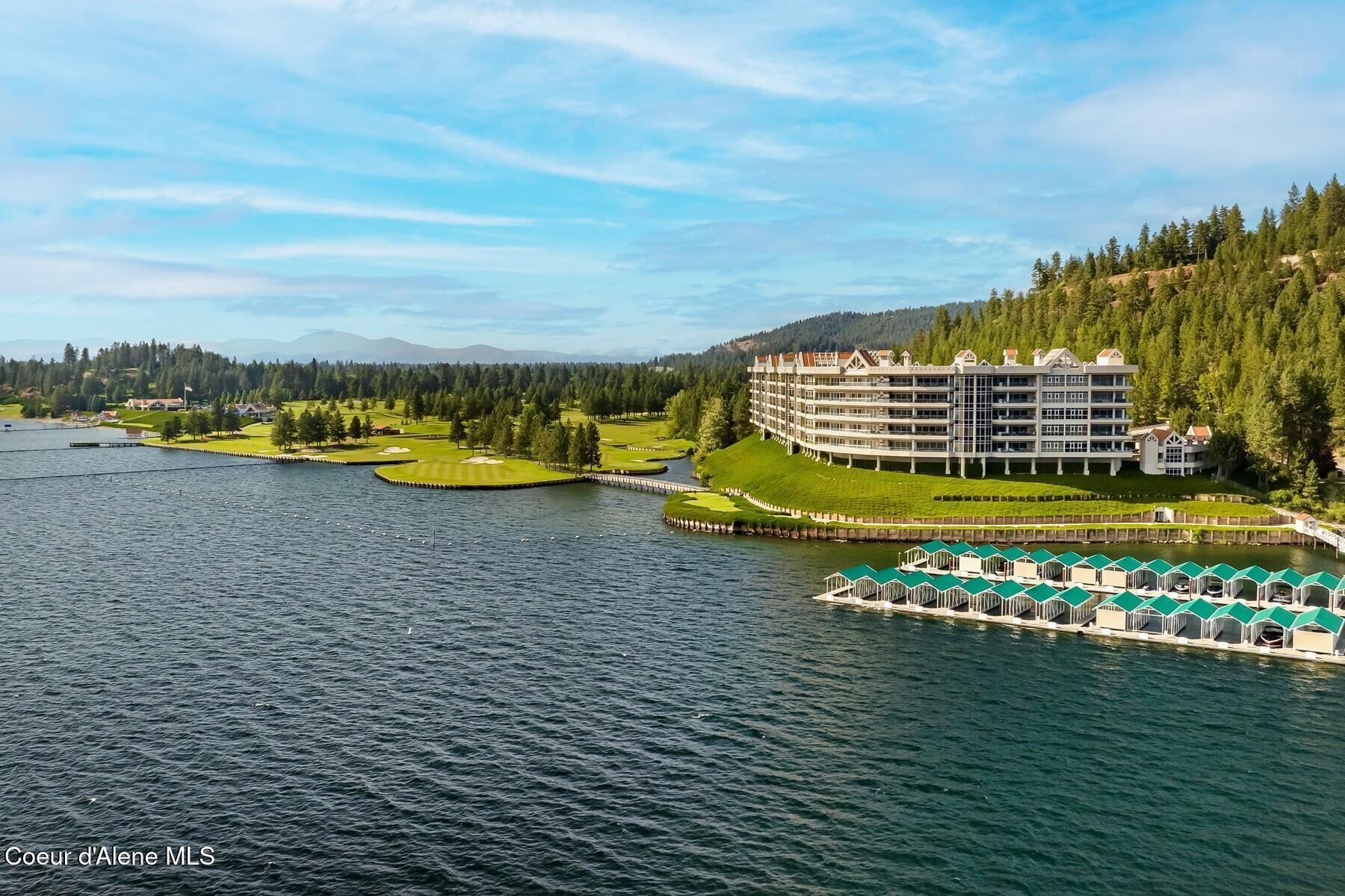 Image 2: Waterfront Condo with Boat Slip