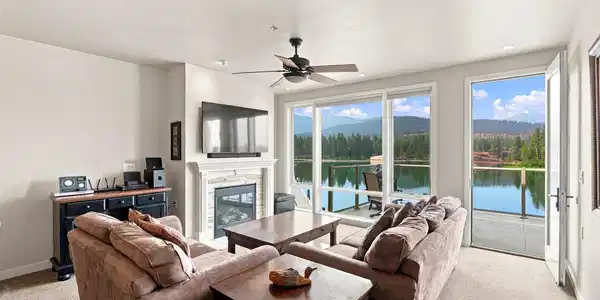 415 W WATERSIDE DR Unit 403