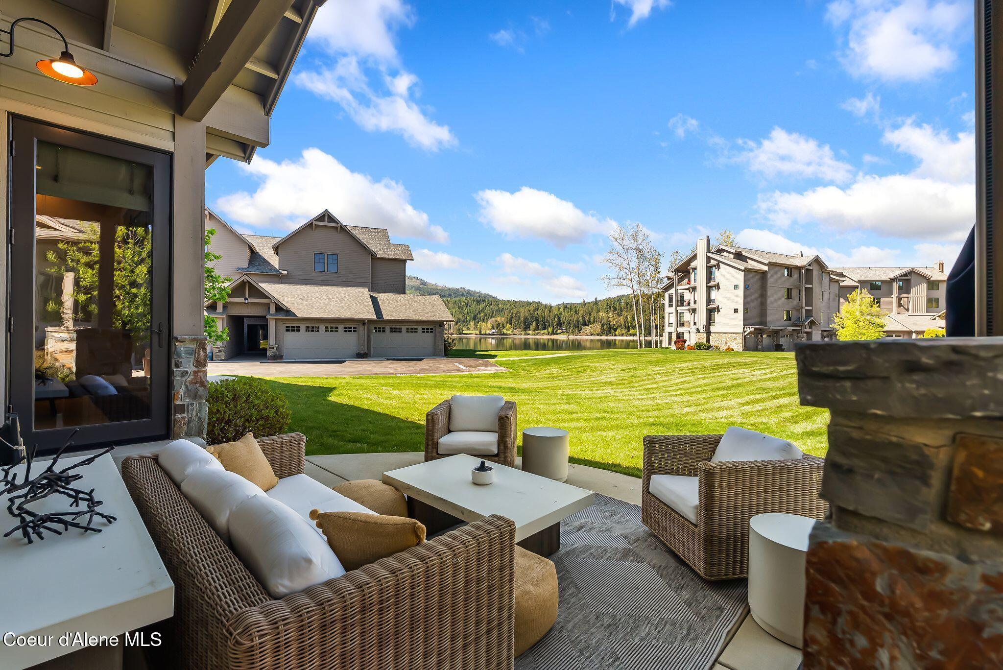 Image 3: Covered Patio Sitting Area