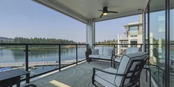 447 W Waterside DR