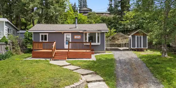 12516 East Newman Lake