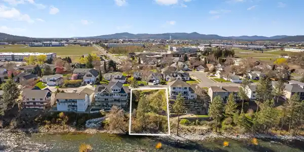 Image 2: 1-web-or-mls-DJI_0819
