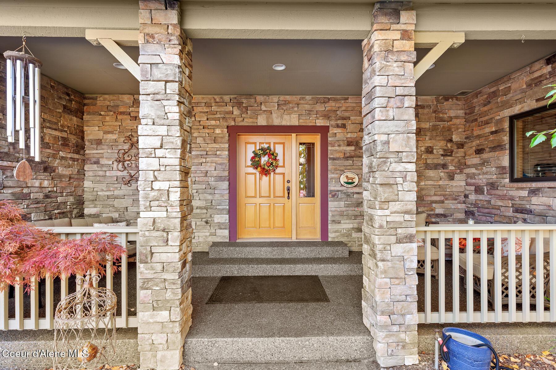 Image 2: 2992ELakeForestDr-2