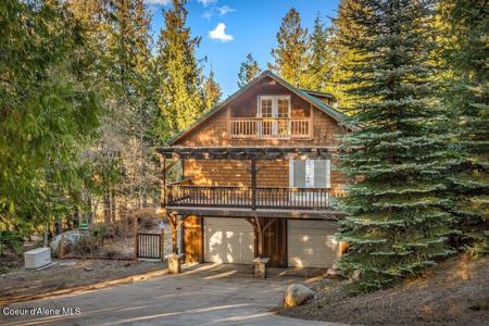 1147 Wooded Acres DR