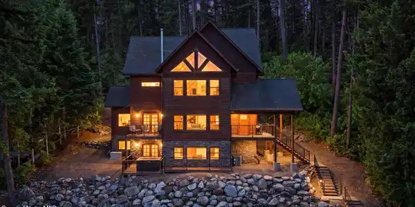 1335 S FAIRMONT LOOP