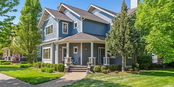 4083 Shoreview
