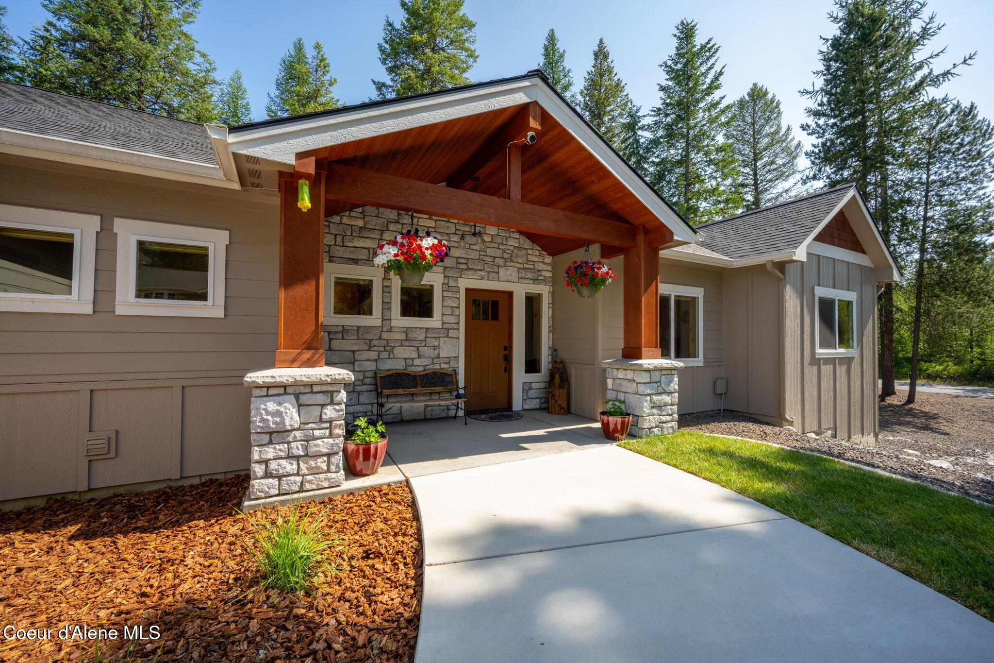 Image 3: 17-web-or-mls-DSC_8459