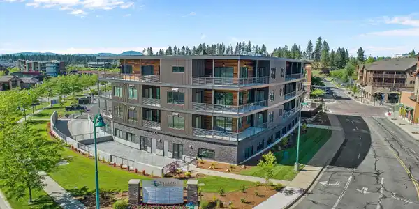 1579 RIVERSTONE
