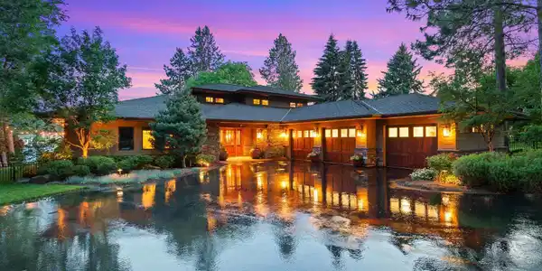 3869 Marine Drive