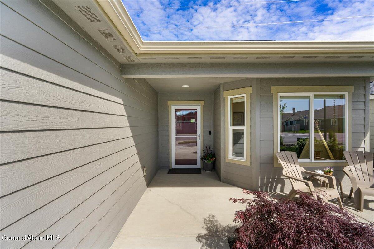 Image 4: 04-Front Entrance