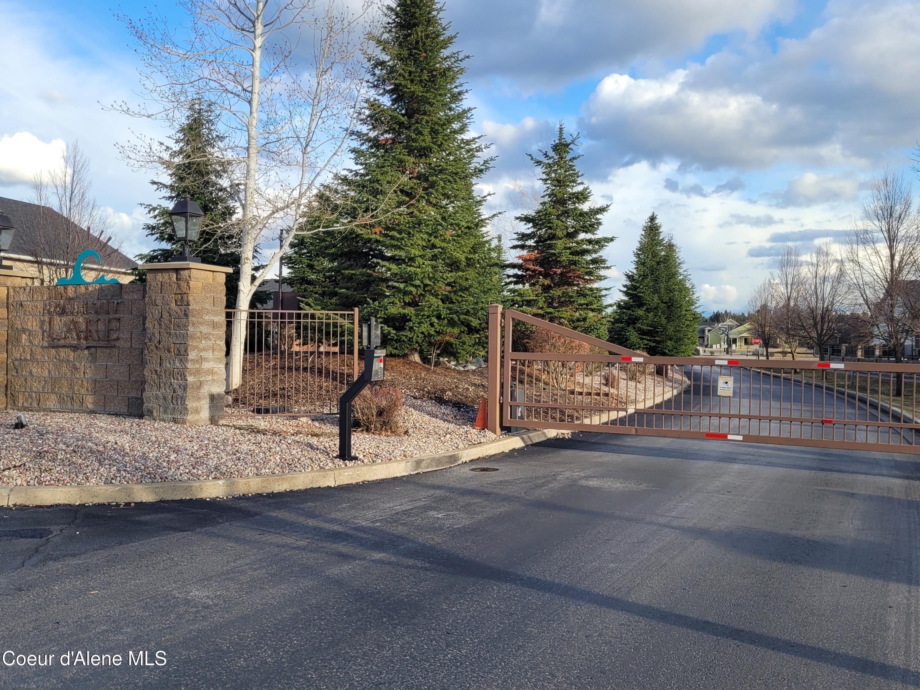 Image 3: 029_Gated community