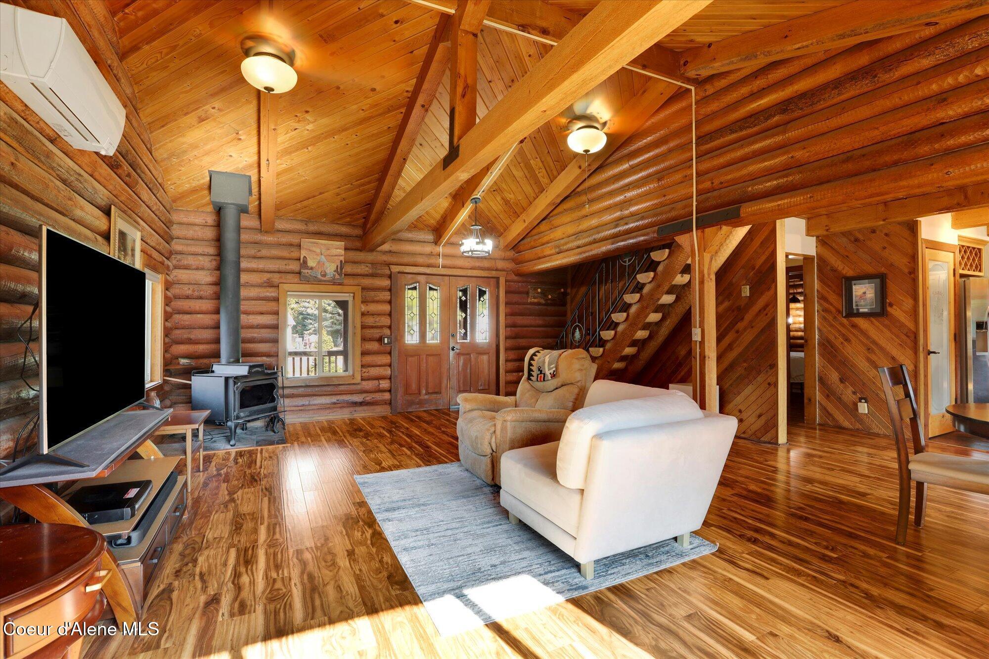 Image 1: 02-7228 W Senequoteen Trail