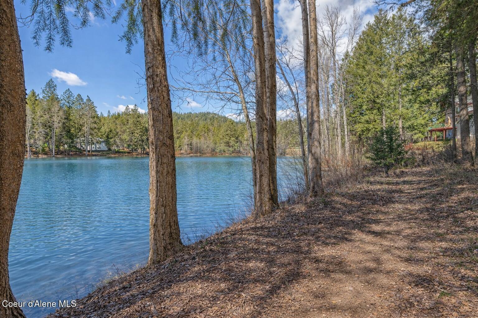 Image 2: Hanaford b lakefront