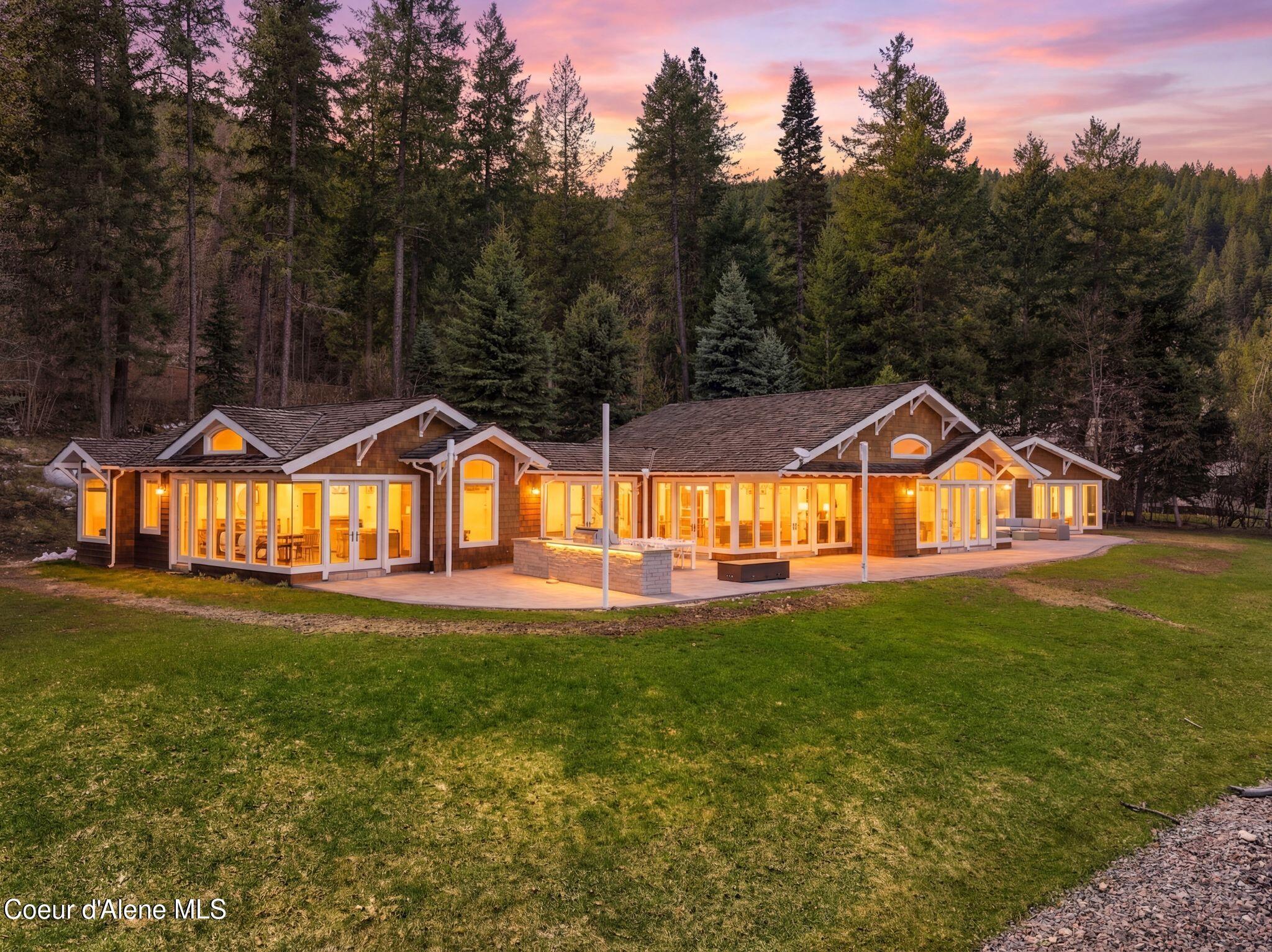 Image 4: 90_Inside-Media-Bottle bay Twilight (2)