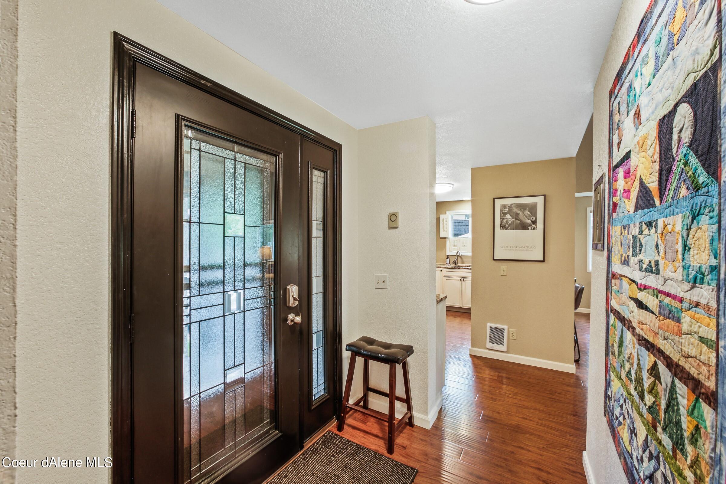 Image 3: Front Entry