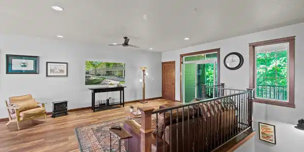 Image 4: 4-web-or-mls-4539 W Greenchain Loop 2-26