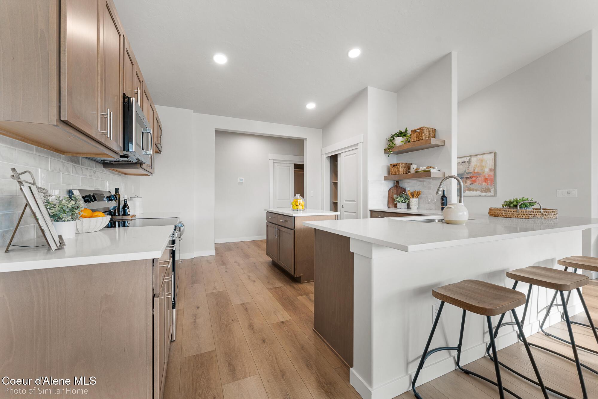 Image 3: Snowbrush - Kitchen 2