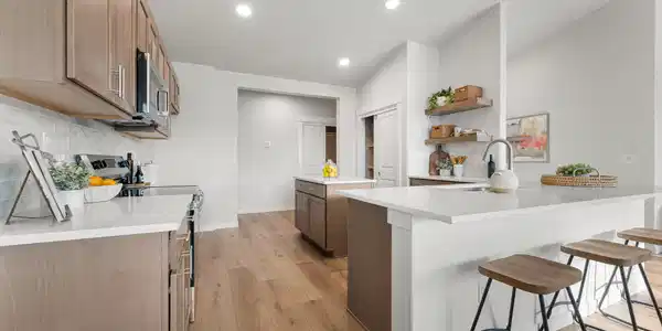 Image 3: Snowbrush - Kitchen 2