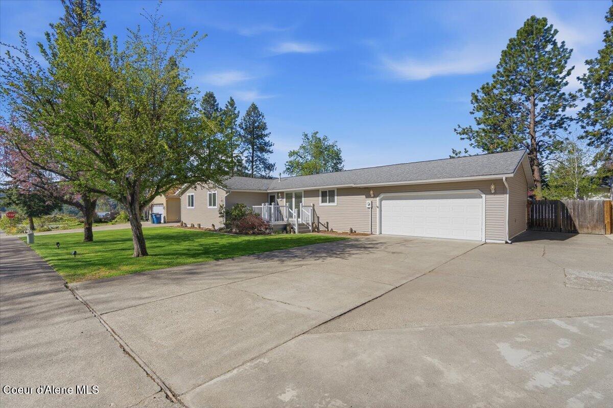 Image 2: 02-416 S Timber Ln_RedHogMedia